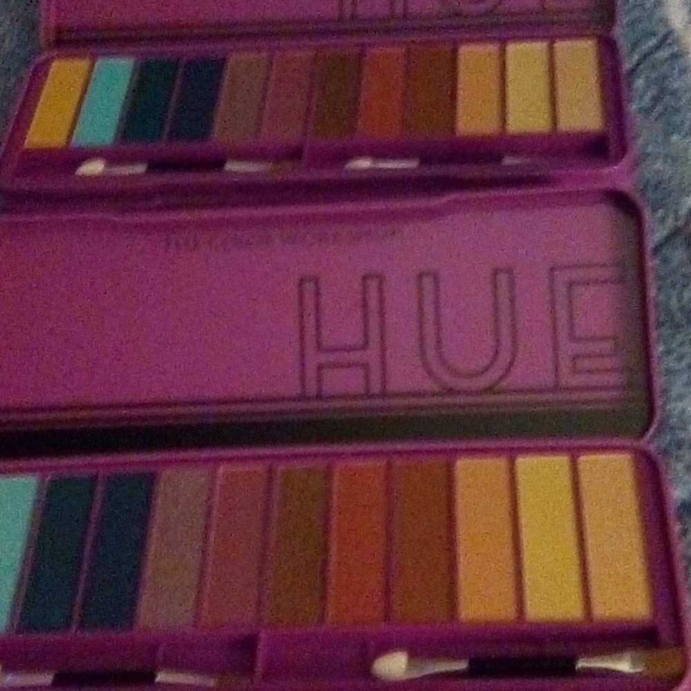 Hue eye shadoe